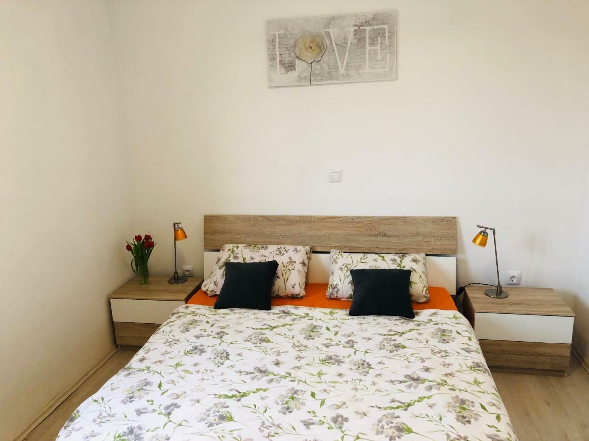 Apartman Petar Ražanac Eksteriør billede